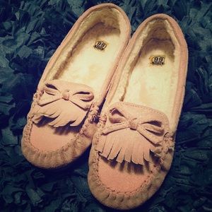 4/10$! Girls  slippers